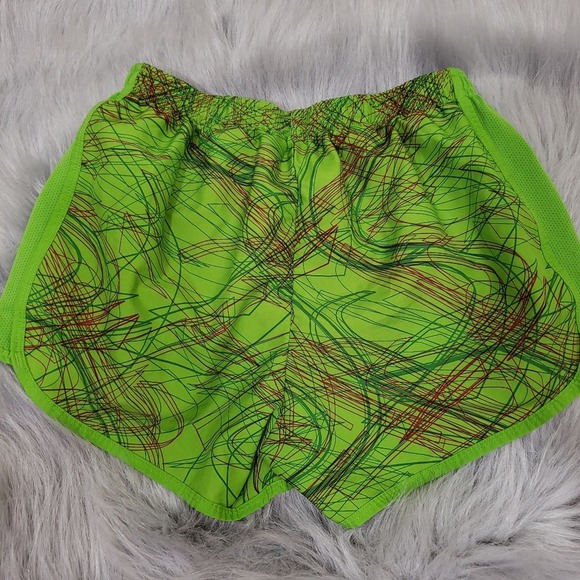 Reebok swirl design running shorts with inside liner - Picture 7 of 7